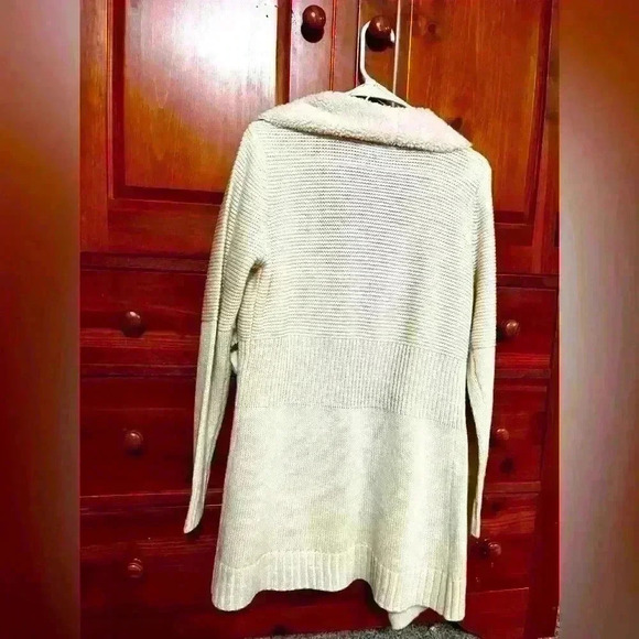 Super soft Cardigan - with faux fur collar - New Directions, Medium. Beautiful! - Picture 4 of 8